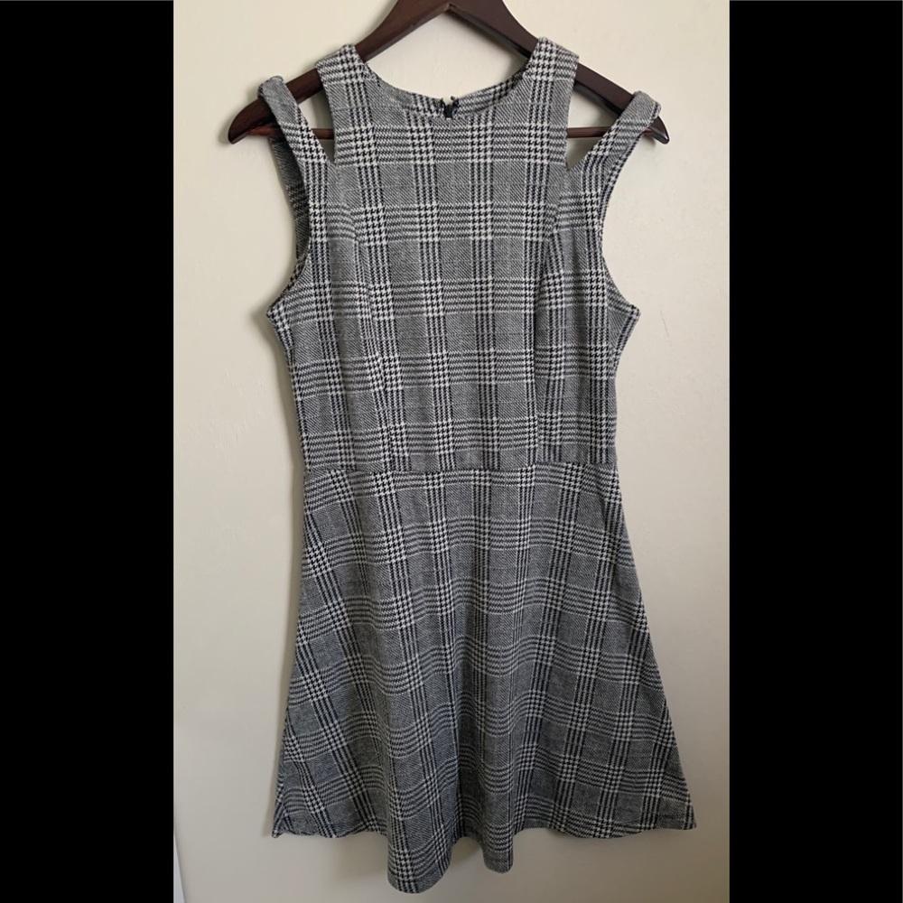 🚨SOLD🚨Plaid skater style dress